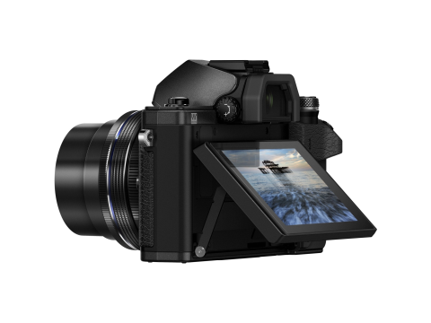 Olympus E-M10 Mark II + 14-42mm, black.Picture3
